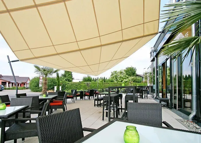 Business & Conference מלון 3*