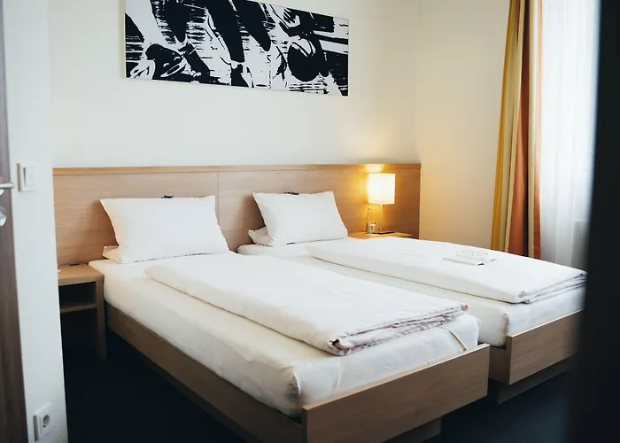 Business & Conference מלון 3*