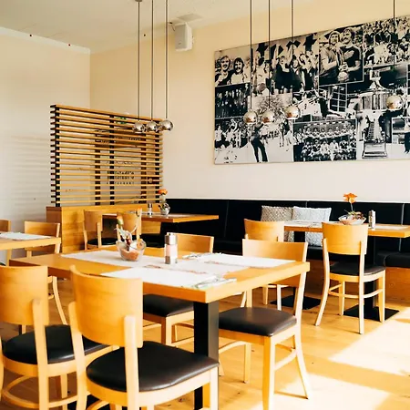 Hotell Business & Conference Sporthotel Grosswallstadt 3*